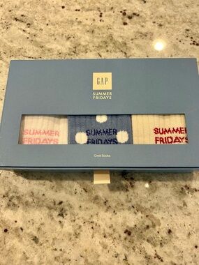 GAP Summer Fridays Three-Pack Crew Socks - Blue, White, Cream